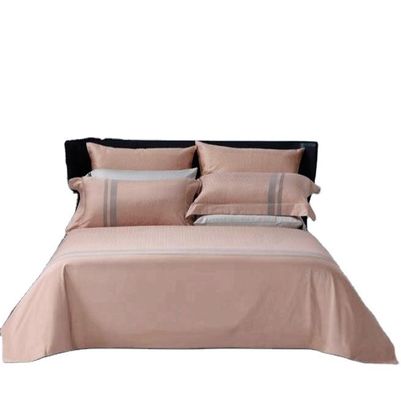 Normes nationales Couleur résistance de qualité coton Lit de lit en 4 pièces avec couverture de lit en couette