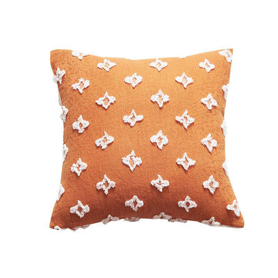 Couchette d'oreiller de chambre carrée avec broderie de fleurs découpées