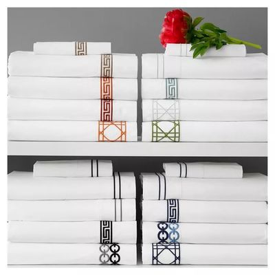 Nantong Luxe Couette Lit Ensembles Avec Les Couvertures de Broderie à Points Pour Le Lit King Taille