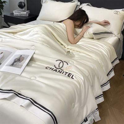 Couette brodée en soie lavée à usage domestique 4 pièces pour un sommeil confortable et sain
