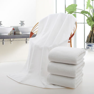 serviettes d'hôtel 70*140cm motif rayé Jacquard serviette de bain en microfibre avec logo OEM