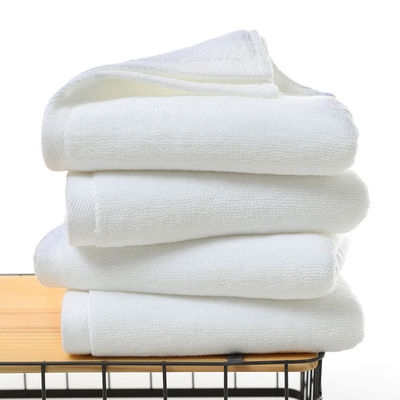 serviettes d'hôtel 70*140cm motif rayé Jacquard serviette de bain en microfibre avec logo OEM