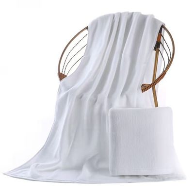 serviettes d'hôtel 70*140cm motif rayé Jacquard serviette de bain en microfibre avec logo OEM
