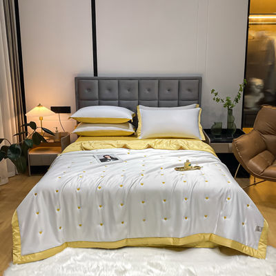 Hôpital Taille personnalisée Four-piece tencel brodé pour refroidir les nuits d'été