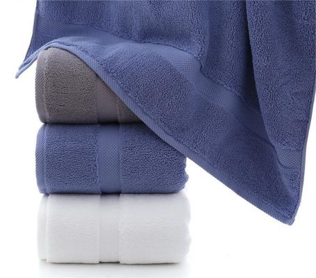 Des serviettes ménagères à séchage rapide parfaites pour le bain et le lavage du visage