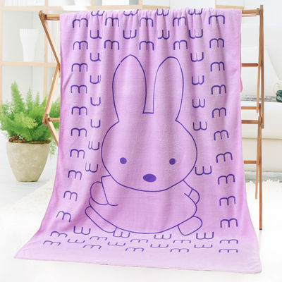 Des serviettes de plage sans déchirure avec du tissu de polyester absorbant et un design de lapin mignon