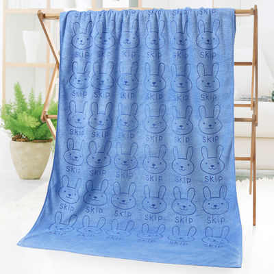 Des serviettes de plage sans déchirure avec du tissu de polyester absorbant et un design de lapin mignon