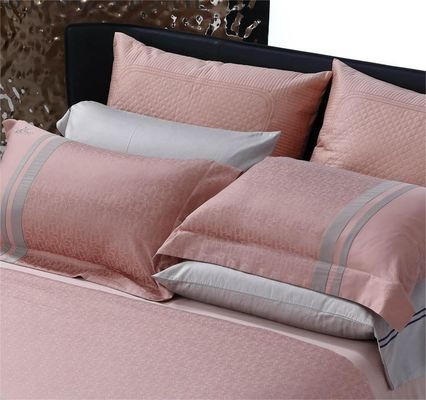 Normes nationales Couleur résistance de qualité coton Lit de lit en 4 pièces avec couverture de lit en couette