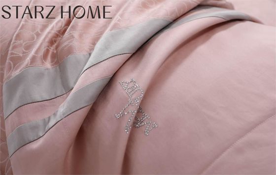 Normes nationales Couleur résistance de qualité coton Lit de lit en 4 pièces avec couverture de lit en couette