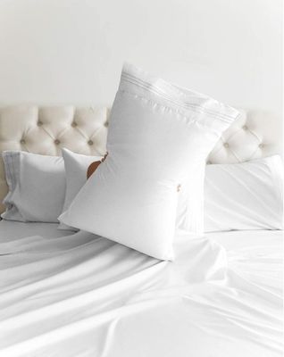 Une photo montre des draps en bambou durables pour un sommeil soyeux et confortable
