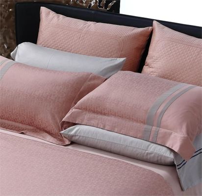Couleur personnalisée 300tc Tissu 100% coton pur Lit ensemble pour hôtel de luxe et la famille
