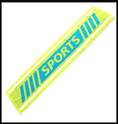 Des serviettes de sport pour activités de plein air et un design imprimé à la mode