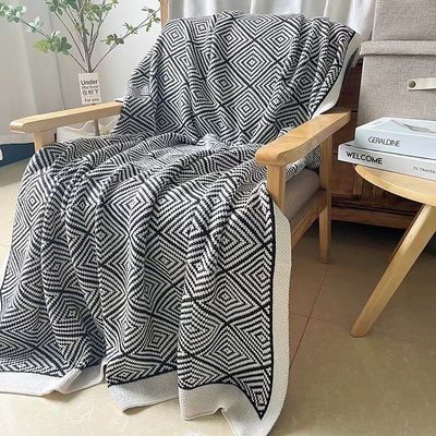 2024 Lumière noir et blanc Luxe Antipoussière Mite Couverture de sieste pour l'ameublement mou