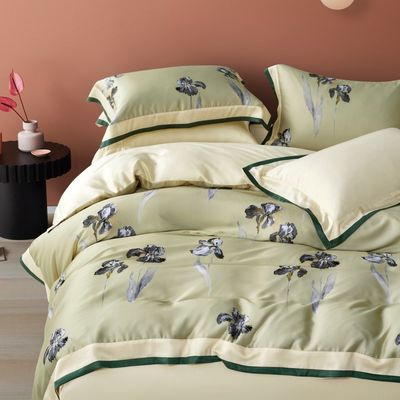 Couleur personnalisée 4 pièces de polyester de luxe Tissu plat Design doux de l'hôtel Lit ensemble pour lit roi