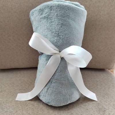 Améliorez le confort de votre bébé avec notre couverture de couleur solide