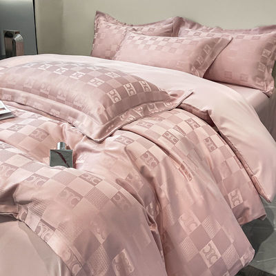 Des draps de lit de luxe à motifs solides pour des lits légers de luxe Satin Jacquard