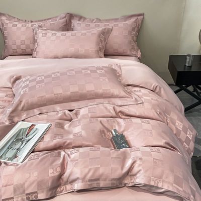 Des draps de lit de luxe à motifs solides pour des lits légers de luxe Satin Jacquard