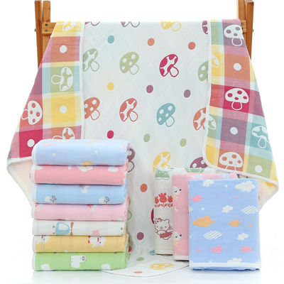 Une serviette de bain en mousseline à six couches avec absorbant doux Dobby Border et matériau 100% coton