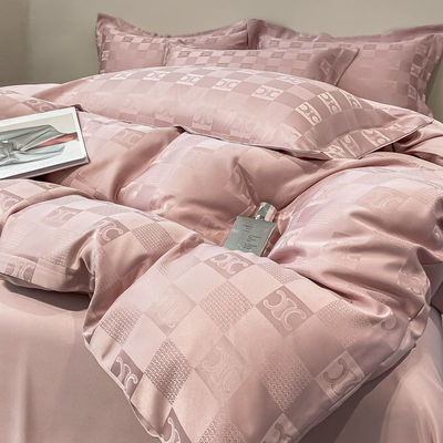Des draps de lit de luxe à motifs solides pour des lits légers de luxe Satin Jacquard