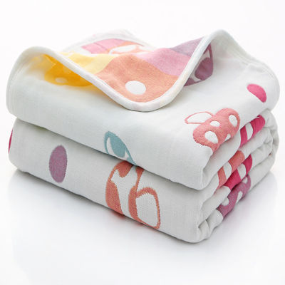 Une serviette de bain en mousseline à six couches avec absorbant doux Dobby Border et matériau 100% coton