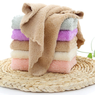 Densité de séchage Laine de corail Petite serviette carrée 25*25 serviette à main avec motif Dobby Border