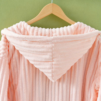 2024 Robe de bain pour tous les âges Ultra absorbant Dobby Border Design dans des motifs colorés