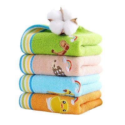 Une serviette pour enfants en coton à haute absorption et un motif de dessin animé accrocheur