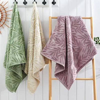 Toutes les occasions Coupe de velours Jacquard feuilles serviette de bain ensemble pour les cadeaux de qualité à la Journée de la Terre