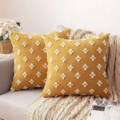 Couchette d'oreiller de chambre carrée avec broderie de fleurs découpées