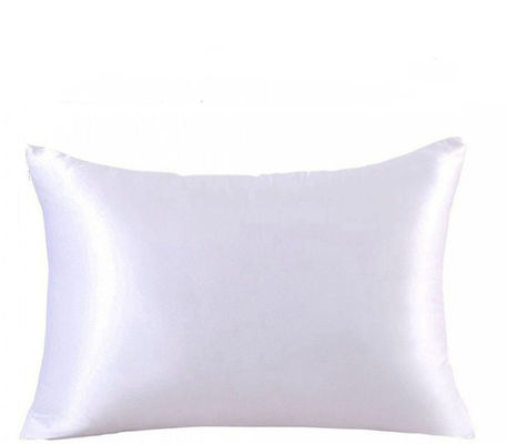 Achat en gros Casse d'oreiller en soie de mûrier super douce avec motif de personnage charmant