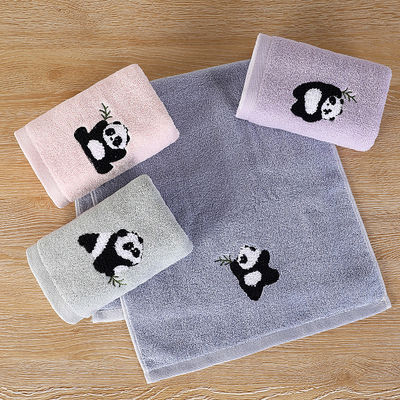 Une serviette en coton à bandes pour piano à double face avec logo personnalisé et étiquetage à l'épreuve des enfants