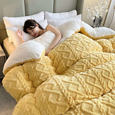 Couette d'hiver chaude en taffeta 100% polyester épaissie avec velours d'agneau et motif imprimé