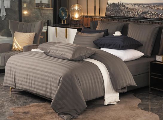 Ensemble de literie multifonctionnelle en satin 100% polyester à rayures pour la maison ou l'hôtel