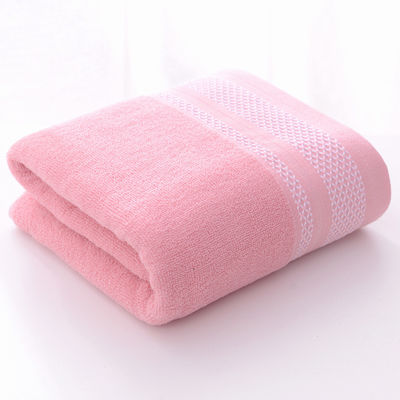 Offre de salon de beauté épaissie de couleur claire Avantage de la serviette de bain en coton absorbant doux