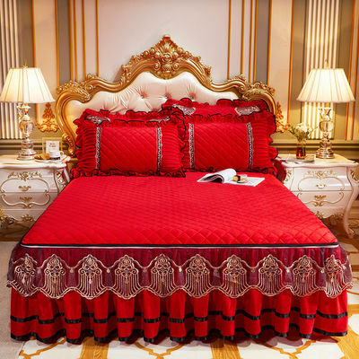 Ensemble de lit brodé de luxe 4 pièces Couverture de lit Slip Ensemble avec 133x72 densité de tissu