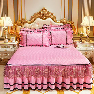 Ensemble de lit brodé de luxe 4 pièces Couverture de lit Slip Ensemble avec 133x72 densité de tissu