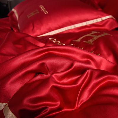 Ensemble de literie en soie de lavage brodée de luxe avec matériau en polyester et logo personnalisé