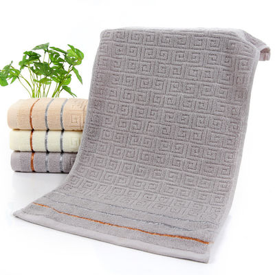 Boîte cadeau en 3 pièces avec couverture cadeau de retour
