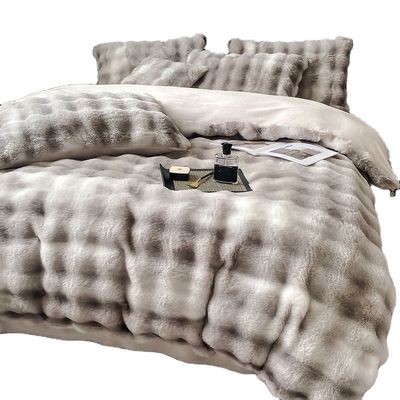 Luxe et chaleur avec un ensemble de literie en fourrure de lapin en velours de lait durable