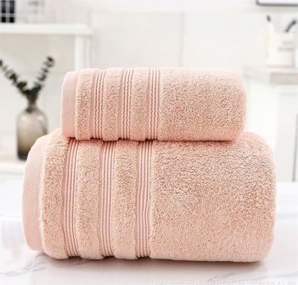 Une serviette de bain épaissie et douce, absorbante, élargie, de 80 * 160 cm, en coton pur à 100%.