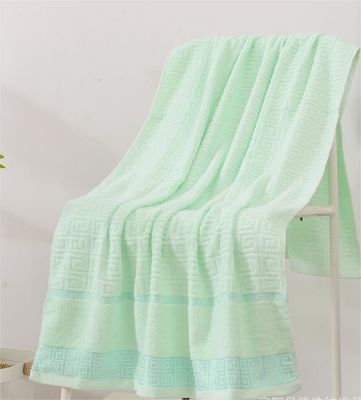 Des serviettes de bain en coton rectangulaire pour adultes douces et écologiques 100% pures