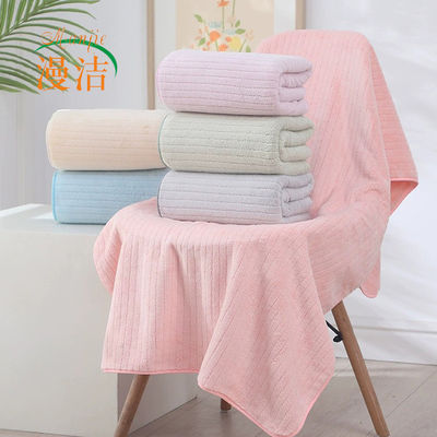 Des serviettes pour le bain et le lavage à tous les âges
