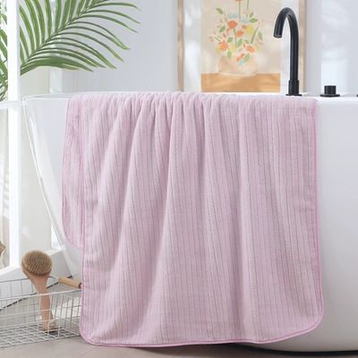 Des serviettes pour le bain et le lavage à tous les âges