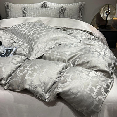 40 Compte de tissu Légère Luxe Satin Jacquard Four Piece Lit Ensemble pour les marchés de pays