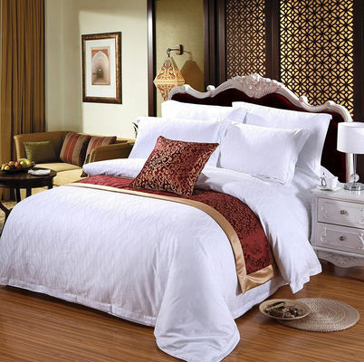Réponse dans les 24 heures 4 pièces Satin Stitch Couette Lit ensemble pour lit double King Size