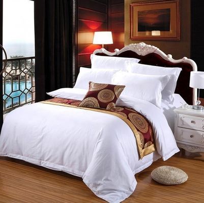 Réponse dans les 24 heures 4 pièces Satin Stitch Couette Lit ensemble pour lit double King Size