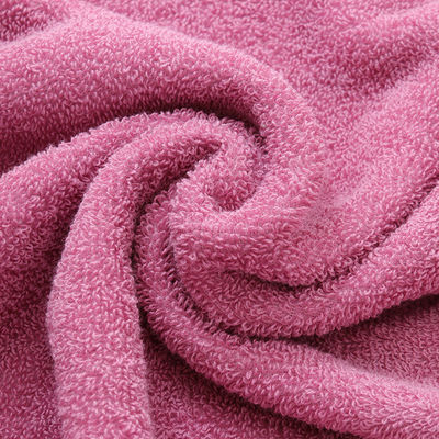 Distribution transfrontalière de serviettes de douche pour adultes utilisées dans les ménages avec des modèles personnalisés