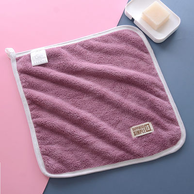 L' écharpe à l' écorce noire en peluche épaissie pour le nettoyage du visage et la beauté