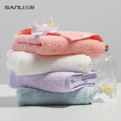 Un ensemble de serviettes de bain en coton 100% luxueux et très absorbant pour tous les âges par Sanli Towel
