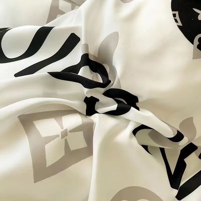 Ours Blanc 100% Polyester Fibre Lit Ensemble de luxe Ours Violent Couverture de couette